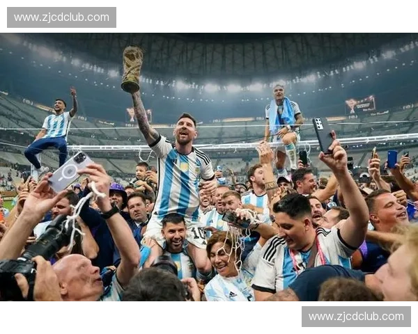 世界杯首场比赛精彩回顾：全球瞩目开幕战点燃赛事热情